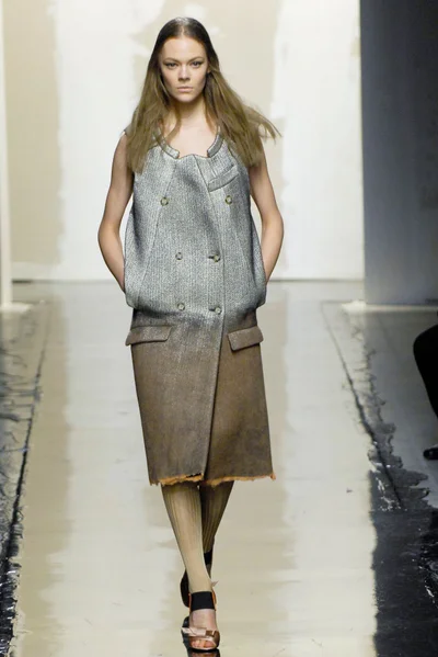 Look 32